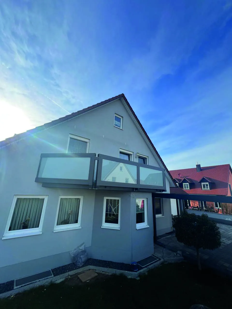 Eckgeländer aus satiniertem Glas